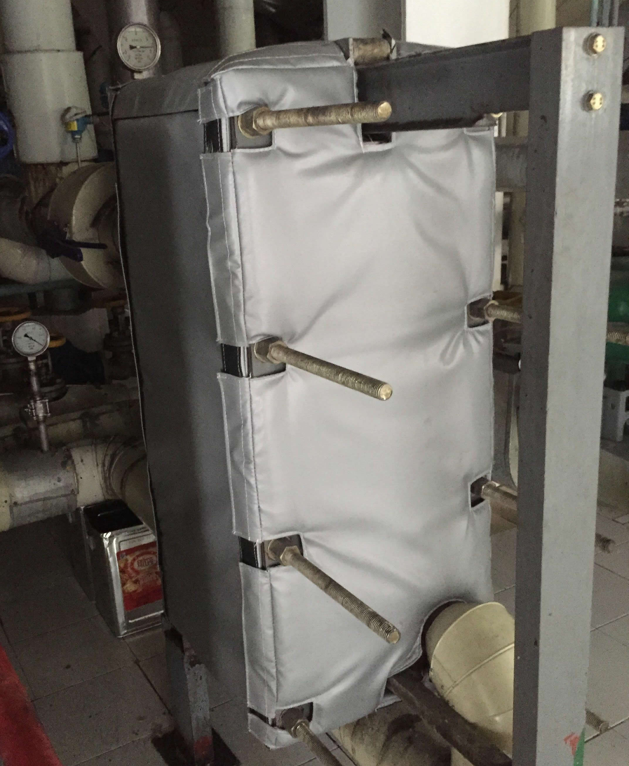 板式<a href=http://m.ztjjw.com.cn/e/tags/?tagname=%E6%8D%A2%E7%83%AD%E5%99%A8%E4%BF%9D%E6%B8%A9 target=_blank class=infotextkey>換熱器保溫</a>套