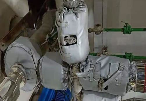 高溫管道<a href=http://m.ztjjw.com.cn/e/tags/?tagname=%E4%BF%9D%E6%B8%A9%E9%9A%94%E7%83%AD target=_blank class=infotextkey>保溫隔熱</a>衣