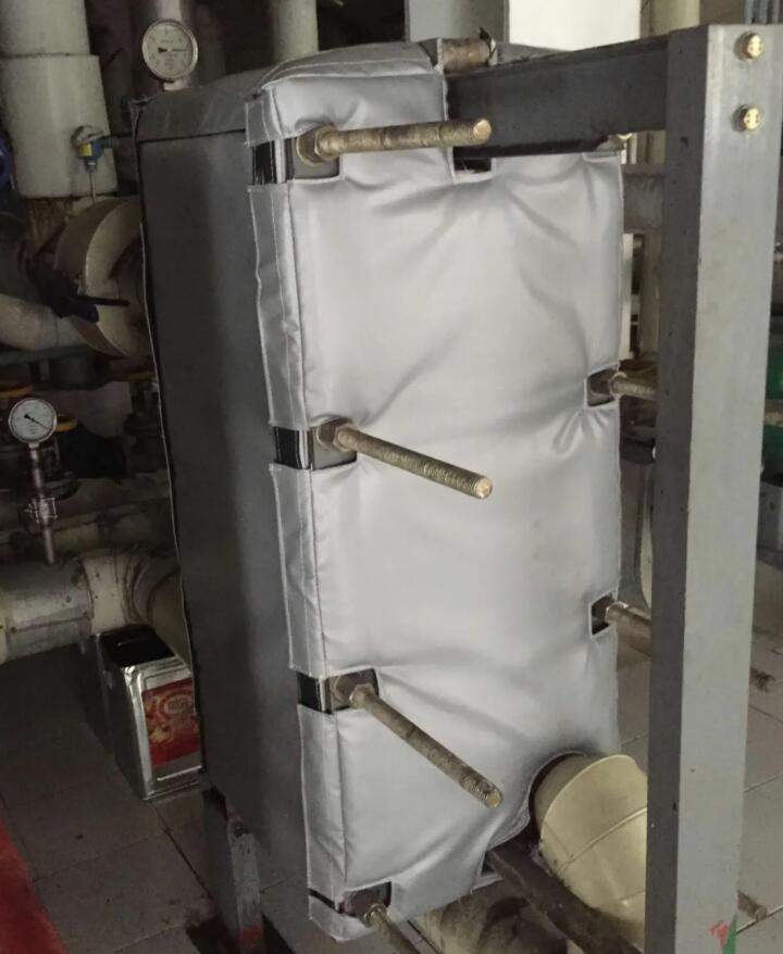 板式<a href=http://m.ztjjw.com.cn/e/tags/?tagname=%E6%8D%A2%E7%83%AD%E5%99%A8%E4%BF%9D%E6%B8%A9 target=_blank class=infotextkey>換熱器保溫</a>套