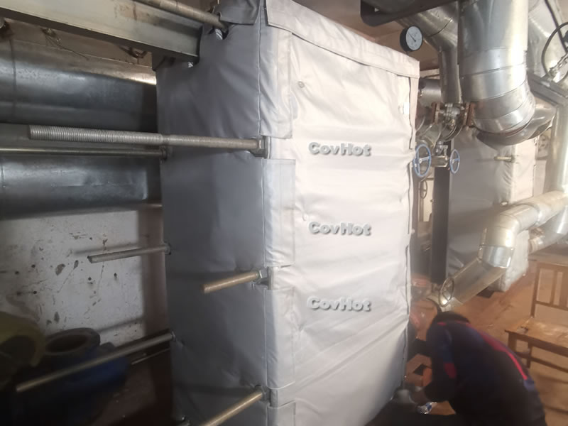 板式<a href=http://m.ztjjw.com.cn/e/tags/?tagname=%E6%8D%A2%E7%83%AD%E5%99%A8%E4%BF%9D%E6%B8%A9 target=_blank class=infotextkey>換熱器保溫</a>,<a href=http://m.ztjjw.com.cn/e/tags/?tagname=%E5%8F%AF%E6%8B%86%E5%8D%B8%E4%BF%9D%E6%B8%A9%E5%A5%97 target=_blank class=infotextkey>可拆卸<a href=http://m.ztjjw.com.cn/e/tags/?tagname=%E4%BF%9D%E6%B8%A9%E5%A5%97 target=_blank class=infotextkey>保溫套</a></a>